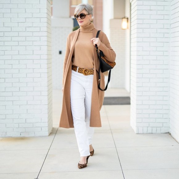 Meet your Posher, Beth - Picture 3 of 3